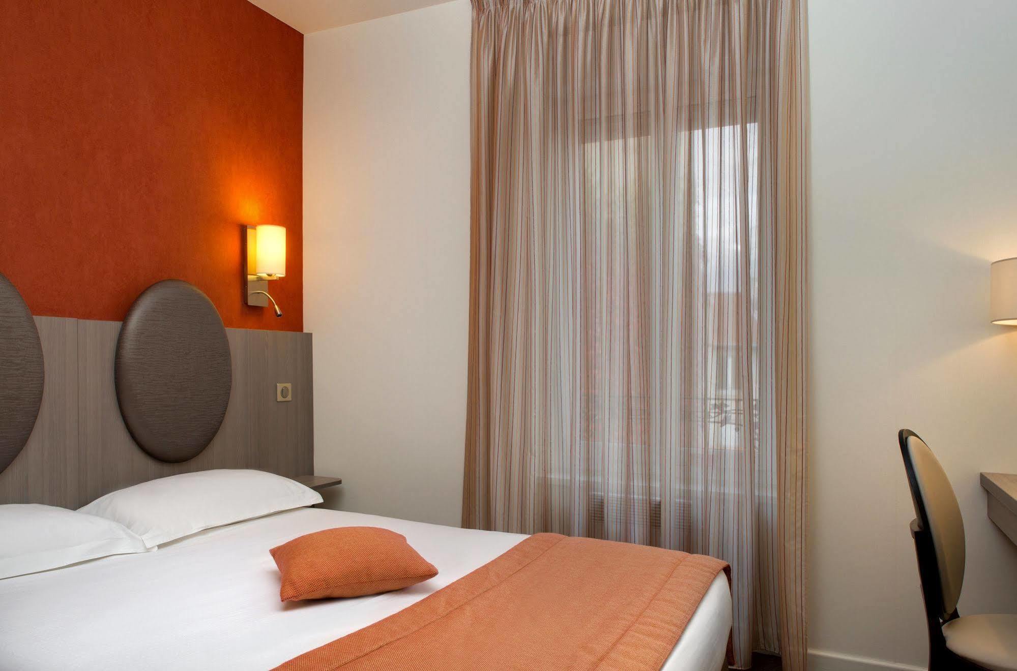 Hotel Arverna Vichy - Clt'Hotel Exterior foto